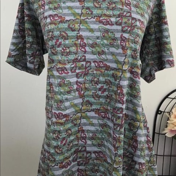 Lularoe perfect tee and tc leggings - Picture 2 of 6